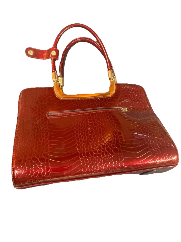 Bolsa satchel Danbury Mint em vermelho rubi com ferragens douradas. Edição de colecionador.