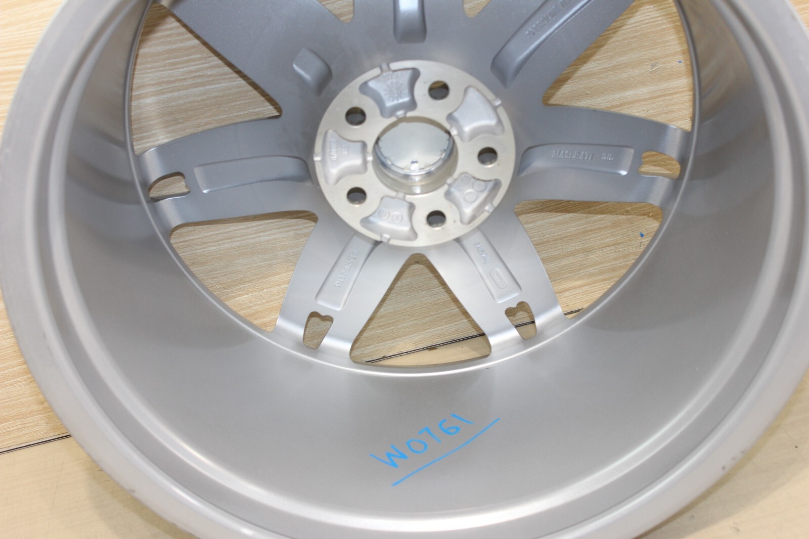 14-21 208 19 MASERATI QUATTROPORTE REAR REAR ALLOY WHEEL RIM 20" GENUINE OEM NEW