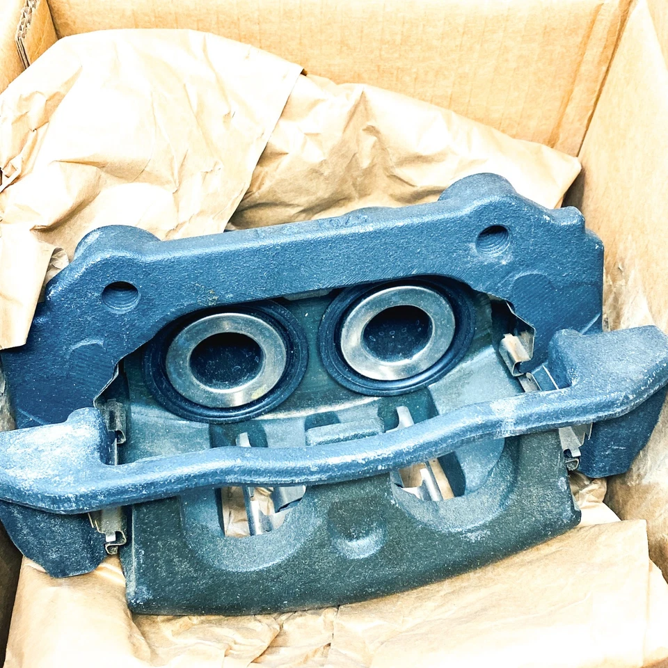 Pinza de freno delantera del lado del conductor Ford 1W1Z-2B121-AA se adapta a 01-02 Crown Victoria OEM Foto 4 de 4