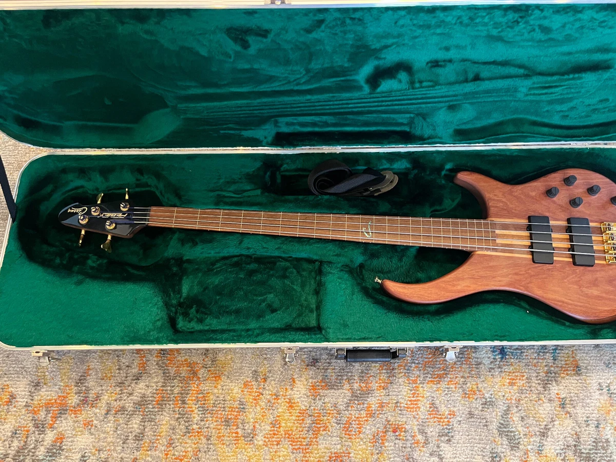 Peavey cirrus 4 online walnut