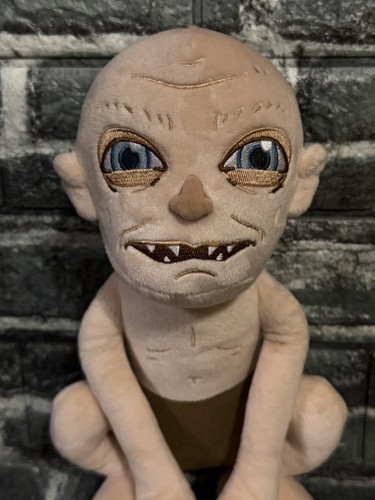 Just Announced: Stunning Gollum & Sméagol Figures by Asmus