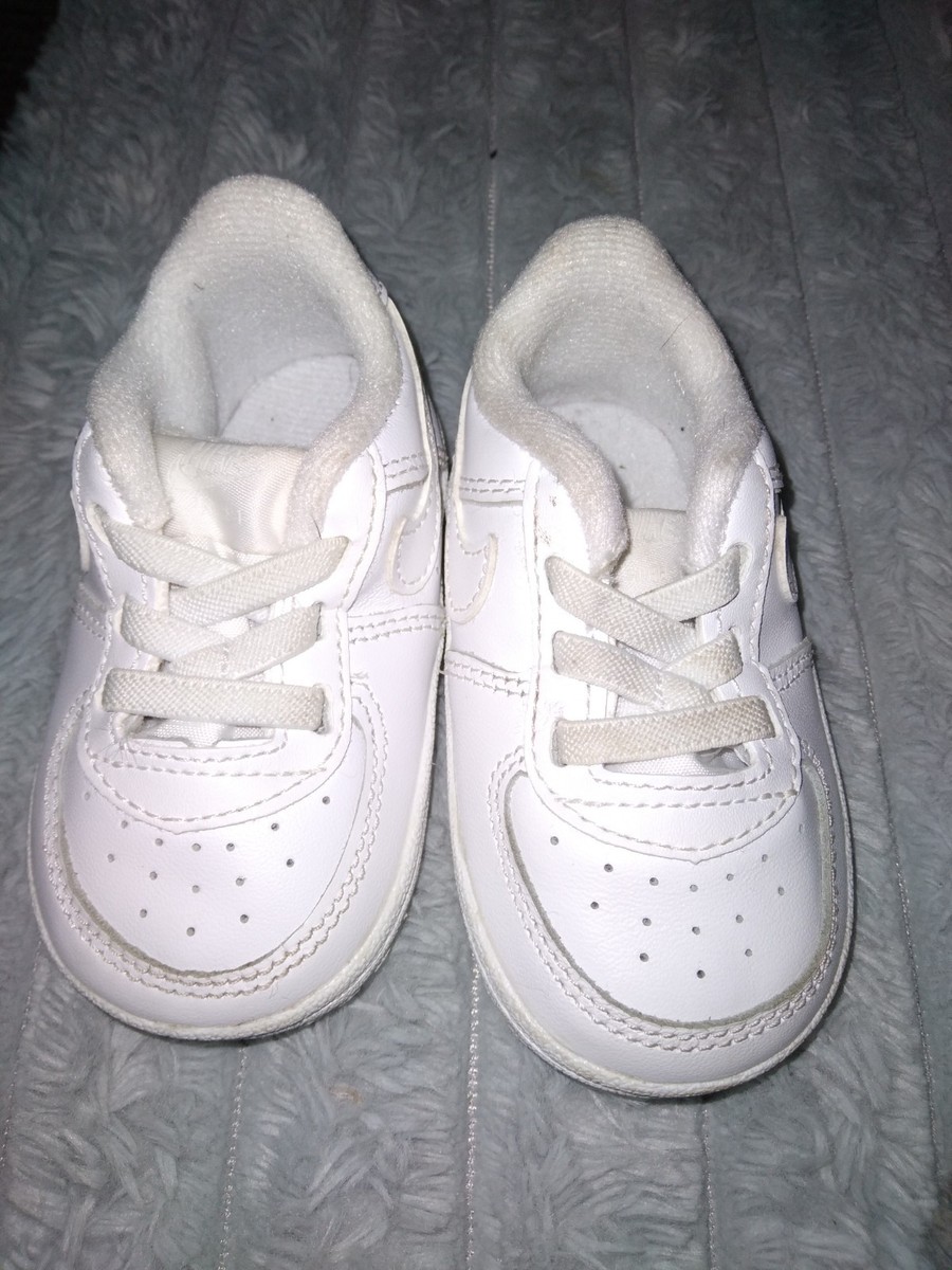 white air force 1 velcro