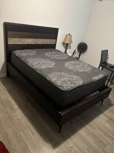 Queen Bedroom Set W/ Mattress & Dresser