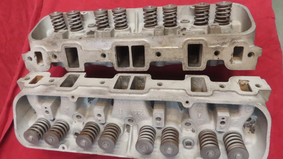 Culatas de aluminio Buick 215 V8 1358219 Special Oldsmobile F-85 1961 63 #3 Foto 3 de 4