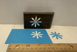 Stampin' Up! Daisy Flower  Crafting Scrapbooking Punch  Retired