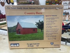 HO SCALE  IHC  COUNTRY BARN. STOCK NO# 4100