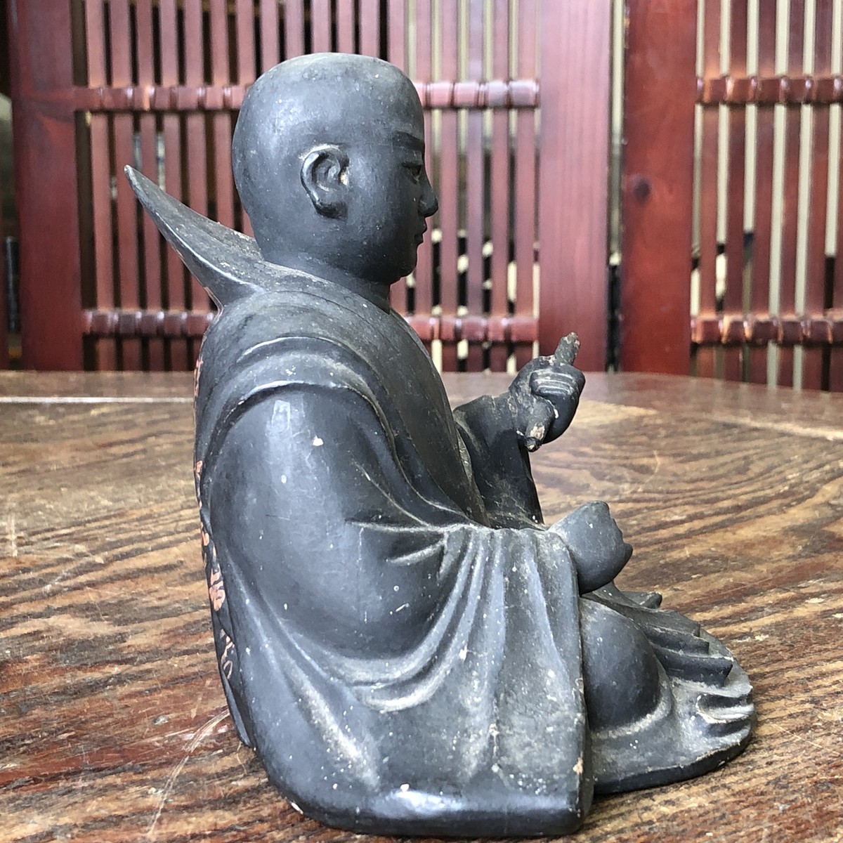 ニァーイースタン（アフガニスタン付近）発掘品　石造人物手彫飾瓶 ニァーイースタン（アフガニスタン付近）発掘品 石造人物手彫飾瓶 ColBase