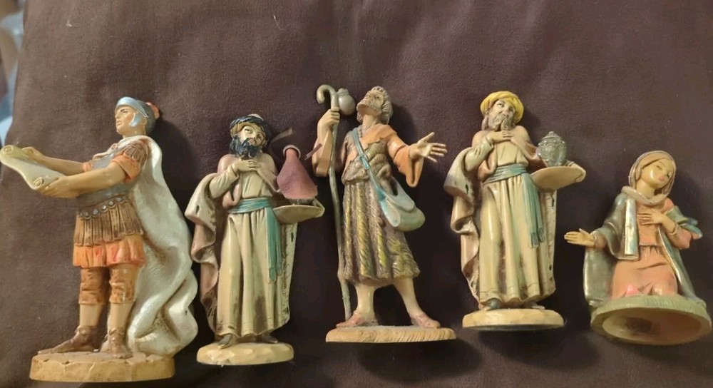 Religious Variety Figurine Made in Italy Year 1983-1996 Vintage Mary Depose