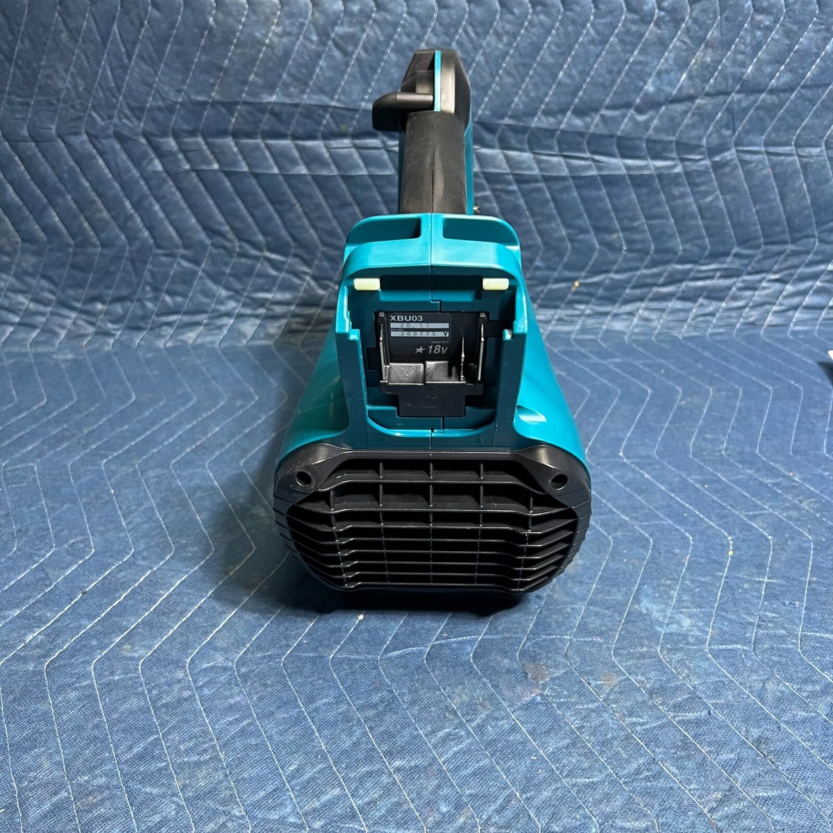 Makita XBU03Z-R 18V LXT Cordless Leaf Blower – Certified Refurbished (Tool Only)