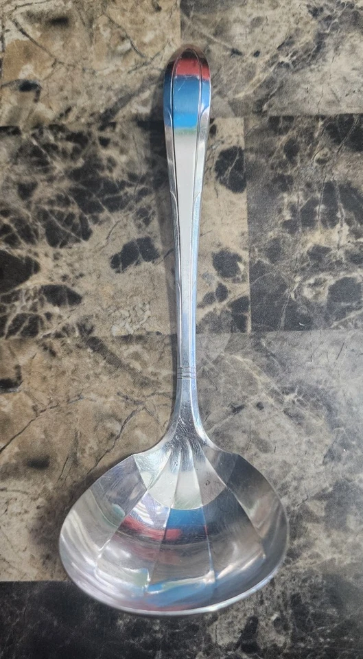 👌NOBILITY PLATE VINTAGE 1937 REVERIE PTRN "7 1/4" SILVERPLATED GRAVY LADLE 🤎 - Image 4 of 4