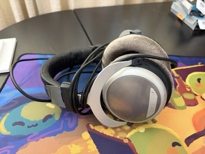 Beyerdynamic DT 880 Edition Studio Headphones 600 Ohm Semi-Open
