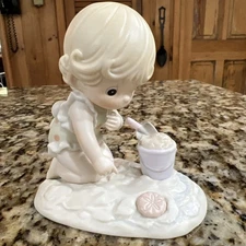 Vintage Precious Moments "His Little Treasure" figurine Sand Beach