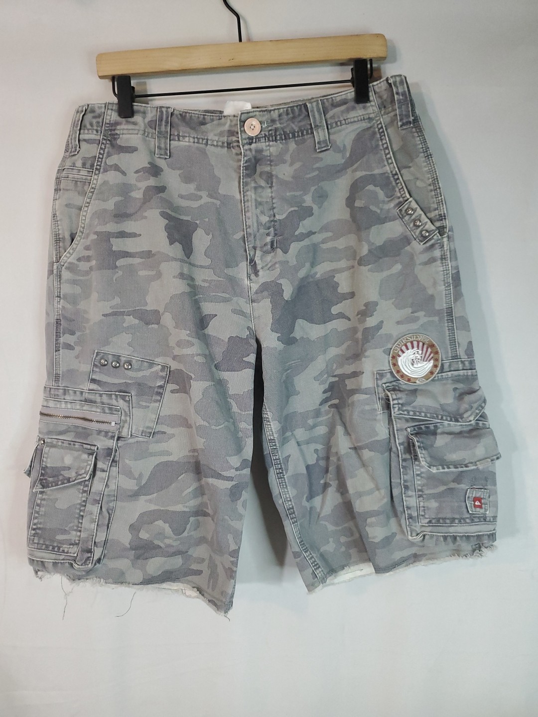 Quiksilver Men’s Camo Cargo Shorts Size 32 Raw Hem Patch