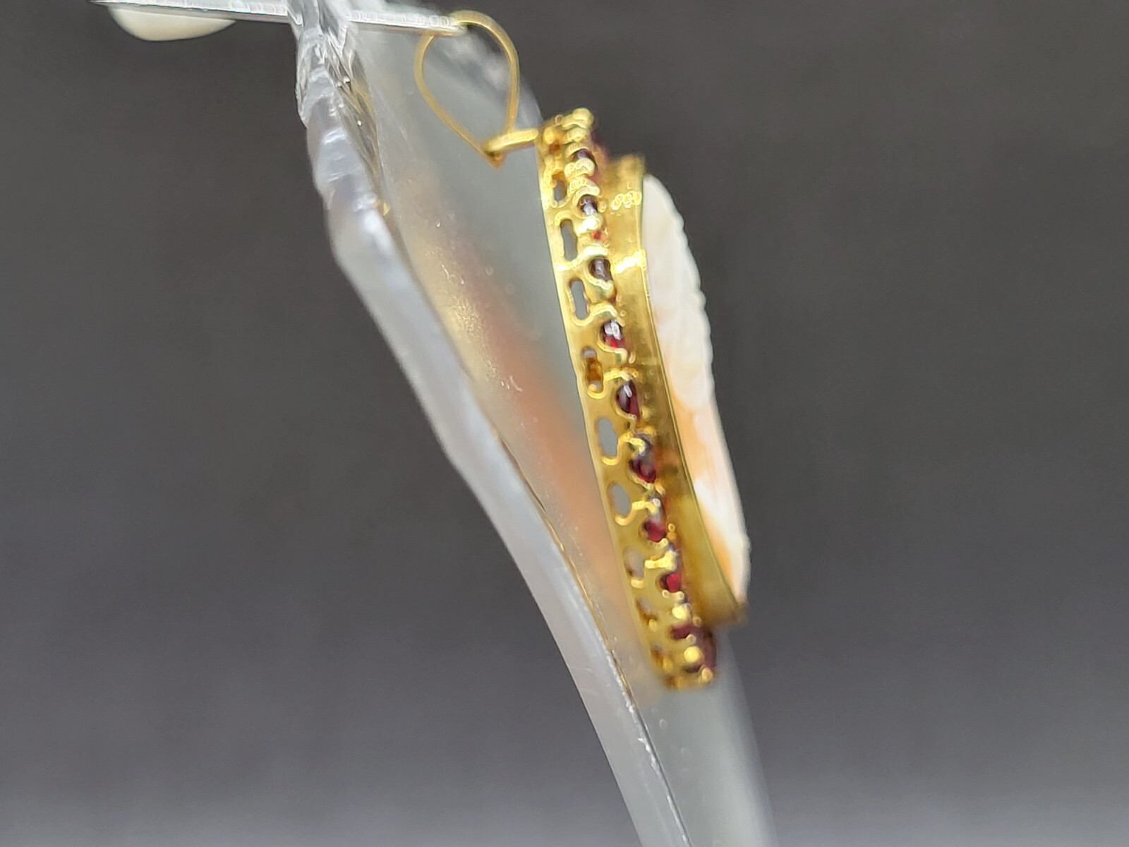 Victorian Ruby Garnet Surrounded Carved Shell Cam… - image 2