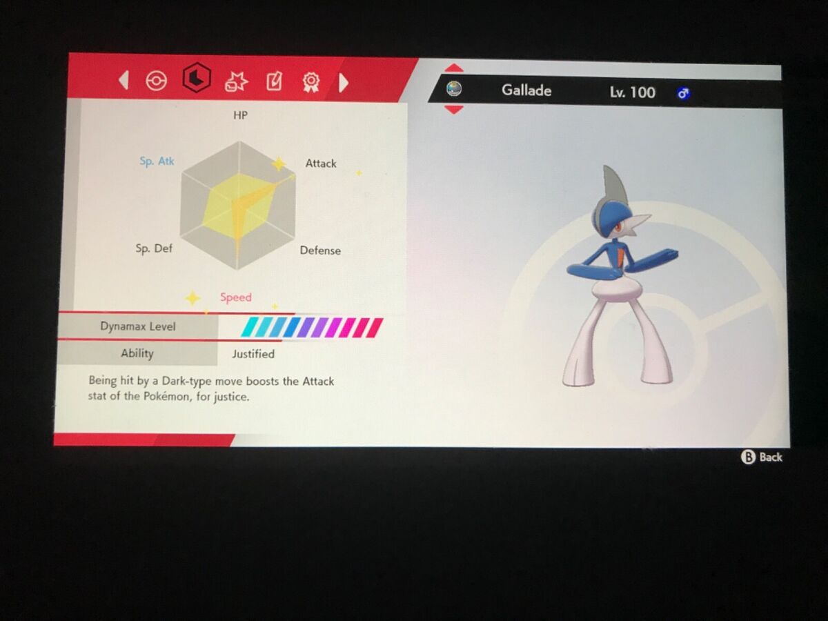 Shiny Gallade & Gardevoir Interaction - Pokemon Sword & Shield 