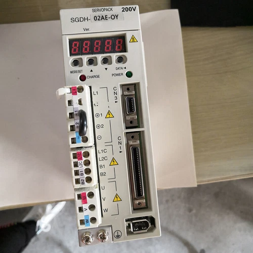 Servoconductor Yaskawa SGDH-02AE-0Y 1 pieza nuevo SGDH-02AE-OY  - Imagen 3 de 3