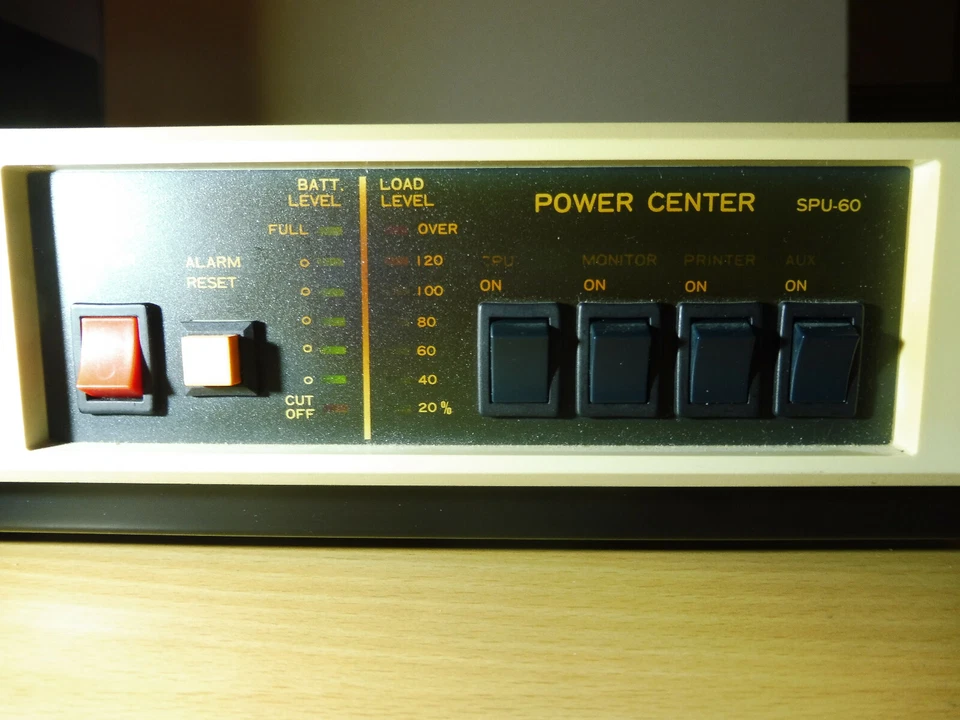 USV, SOLTEC USV 700 VA, neue Akku´s - Bild 2 von 4