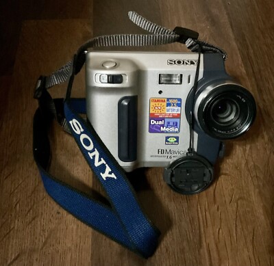 Sony Mavica MVC-FD92 1.2MP Digital Camera - Black & Metallic