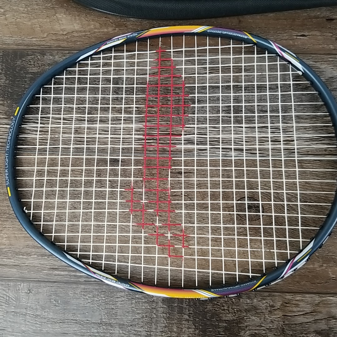 Li-Ning G-Force 5900 Superlite Badminton Racquet 79g With Carrying