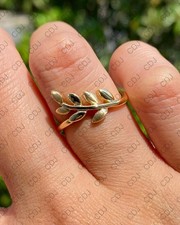 Beautiful Solid Metal nature-inspired leaf design ring For Women's In 925 Silver