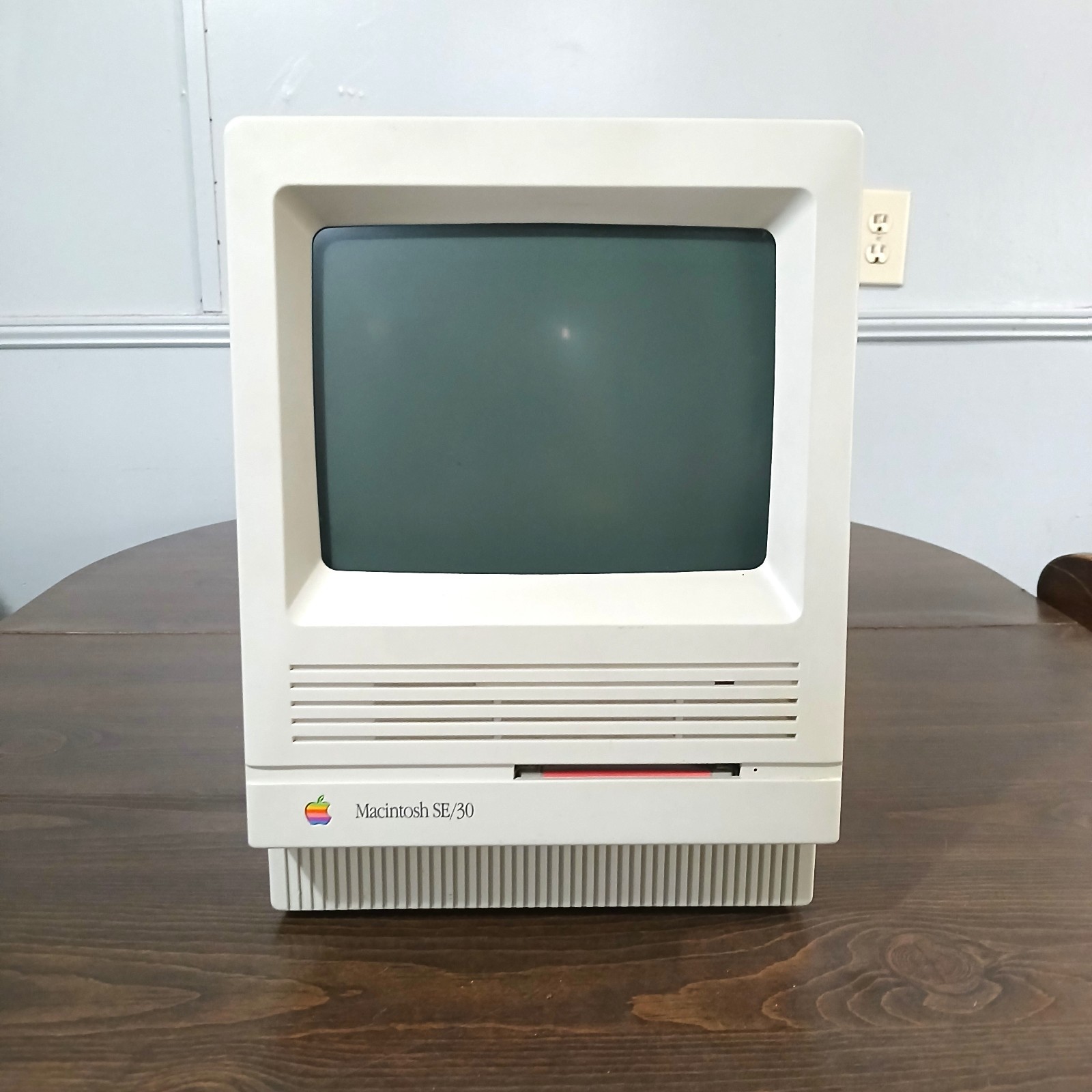 Apple Macintosh SE/30 M5119 - Vintage Computer - FOR PARTS OR REPAIR