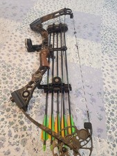 Mathews lx Solo Compound Bow right hand with case and extras