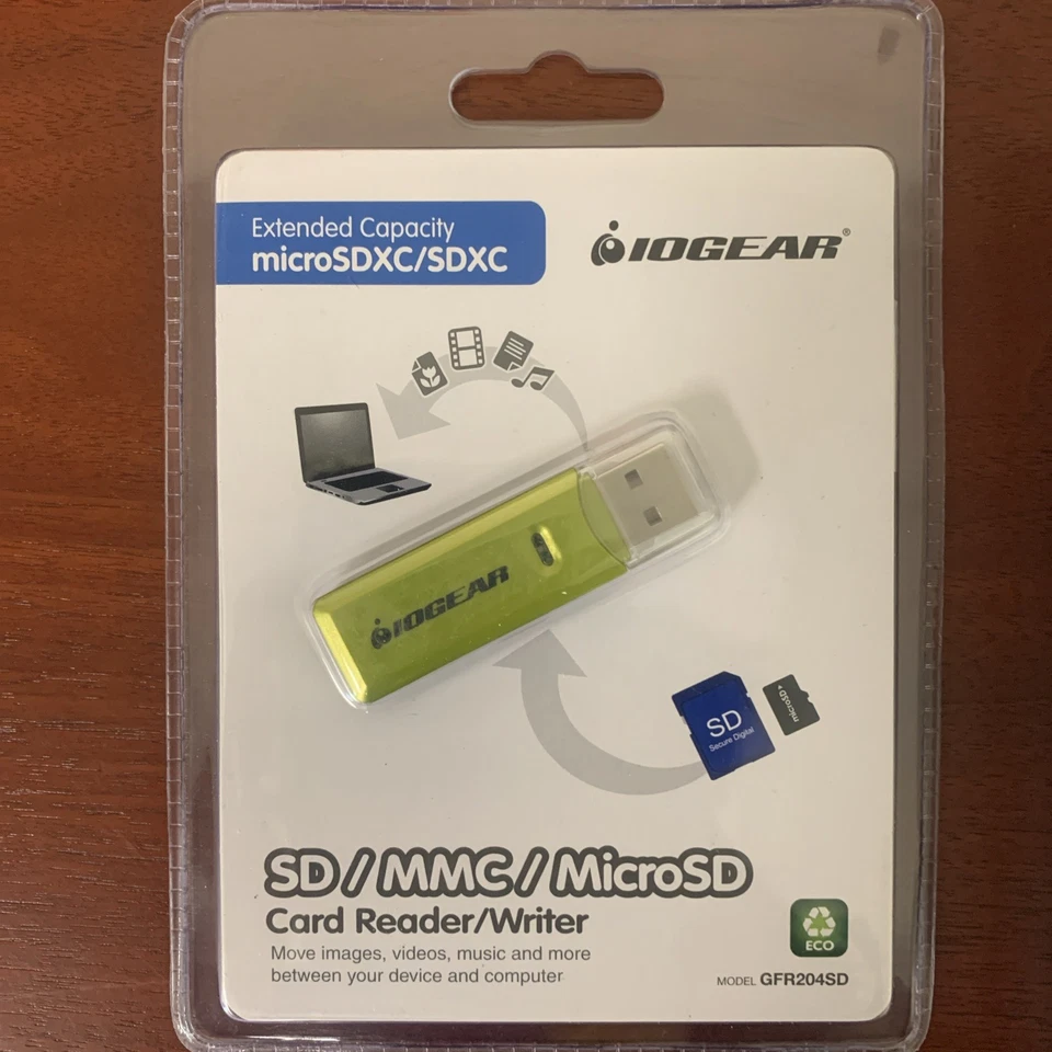 New IOGEAR SD MicroSD, SD, MMC Card Reader/ Writer GFR2O4SD USB 2.0 - Image 3 of 4