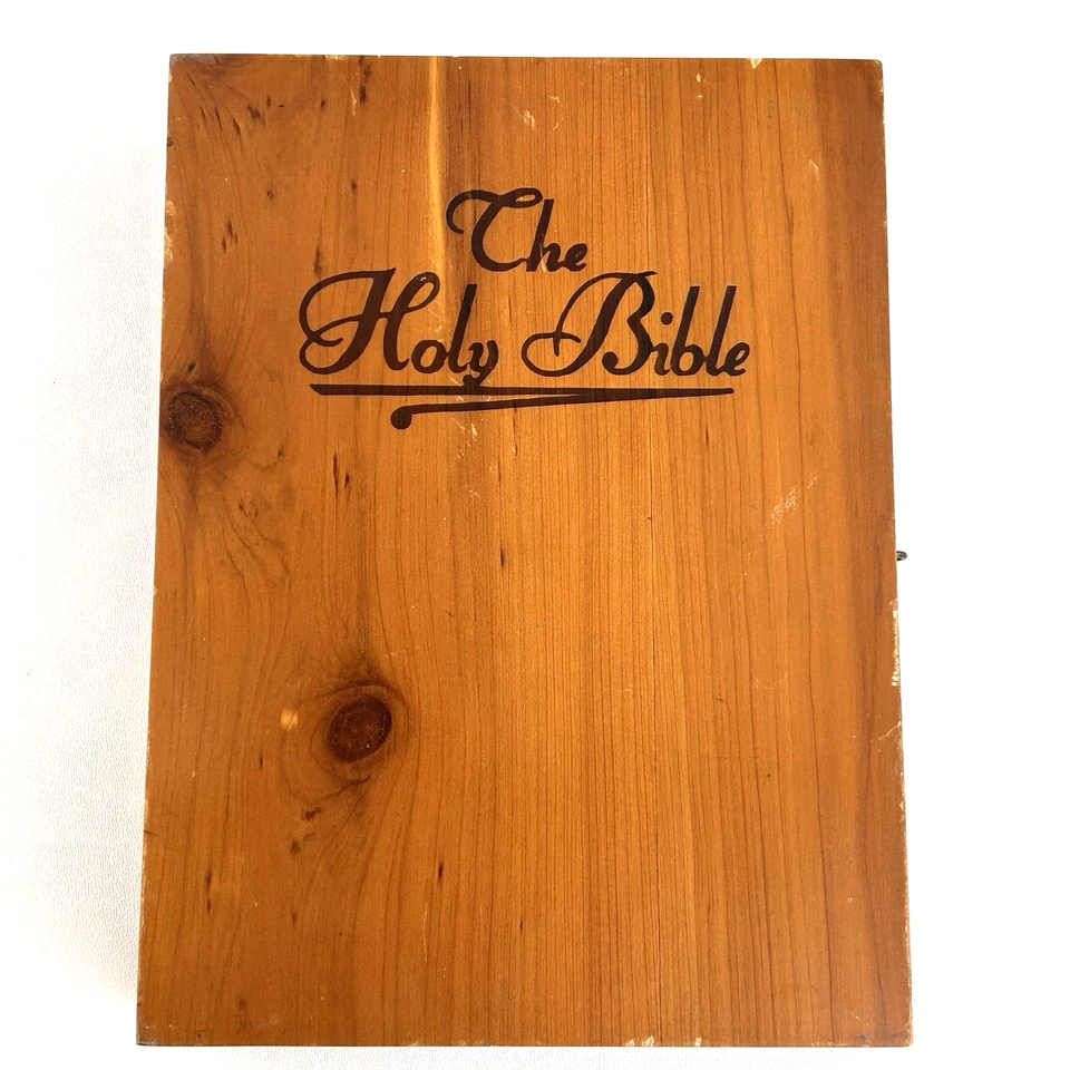 Cedar Holy Bible Lockable Box Presented by Teamsters Local Keepsake Stash Box - Image 2 of 4