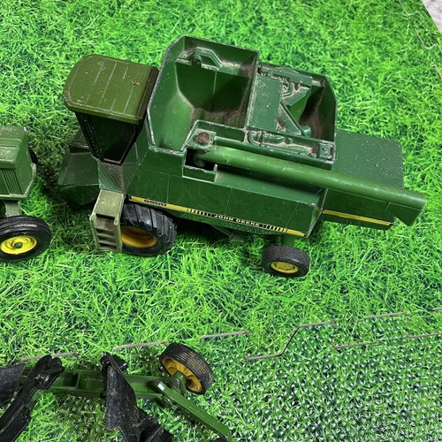 Ertl John Deere 9500 Combine Harvester, John Deere Tractor And Accessories - Picture 5 of 10