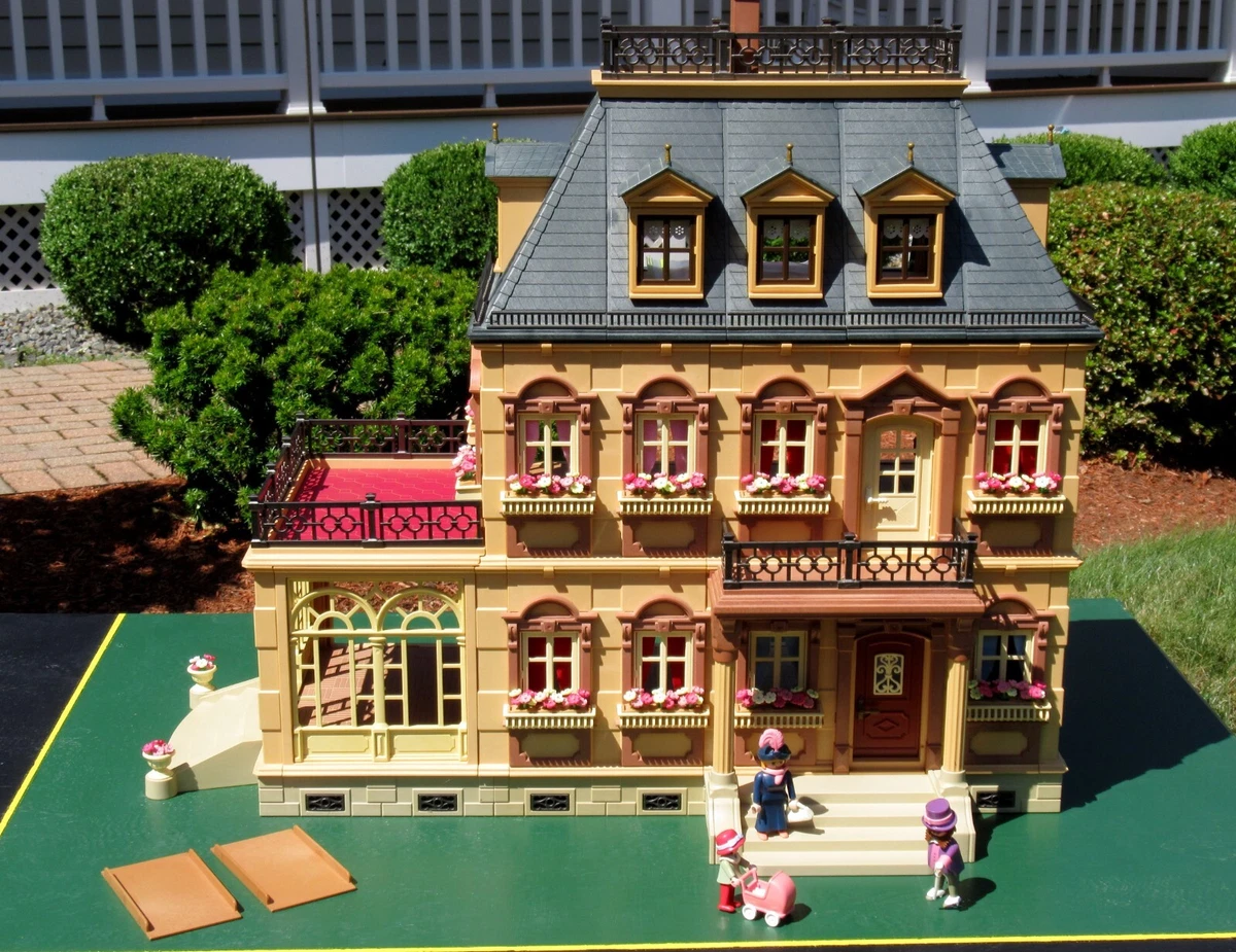 Beautiful Vintage Dollhouse, Playmobil Victorian Mansion 5300 