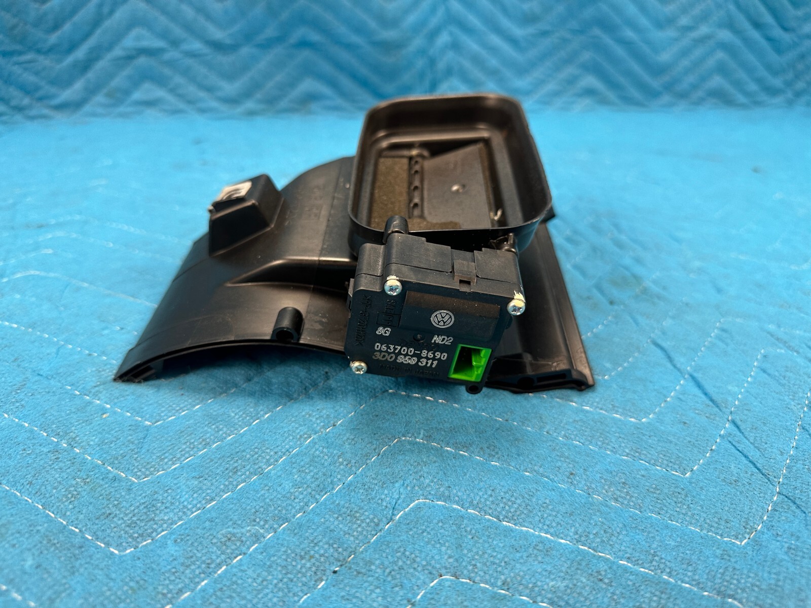 Bentley Flying Spur A/C Heater Servo Flap Motor w/ Duct Driver's Side 06-12 OEM