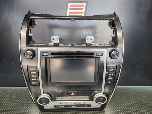 TOYOTA CAMRY STEREO/HEAD UNIT 6.1in TOUCHSCREEN (P/N ON FACE 100457), ASV50/AVV5 - Picture 2 of 5