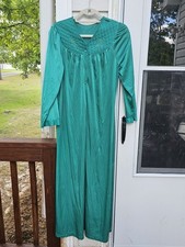 Vtg Shadowline Green Long Sleeve Maxi Length Modest Nightgown Sz M USA Made Flaw