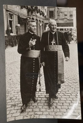 Foto Bischof Priester Klerus Dr. Wolff Tritschler Frankfurt Vintage 1951 Kirche