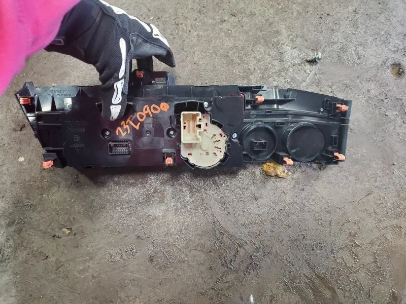 Temperature Control ID 55900-04142-B1 Fits 16-23 TACOMA 1752771 - Image 2 of 4