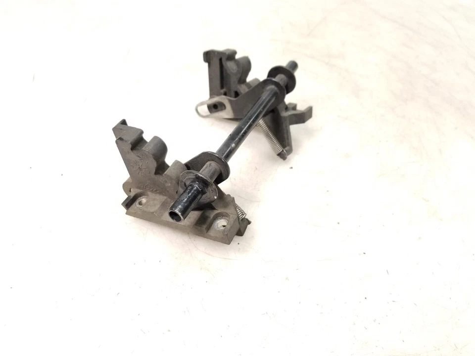 1998 98 BMW R1100 RT RT-P gancho de assento trava suporte de montagem - Imagem 4 de 4