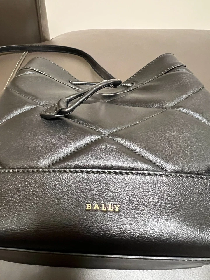 Bolso cubo acolchado con cordón Bally Foto 4 de 4