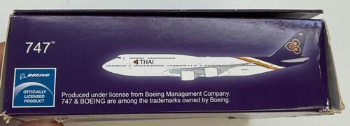 Hogan Thai Airways Boeing 747-8 Airplane Model - 9598 - 1/500 - Picture 4 of 6