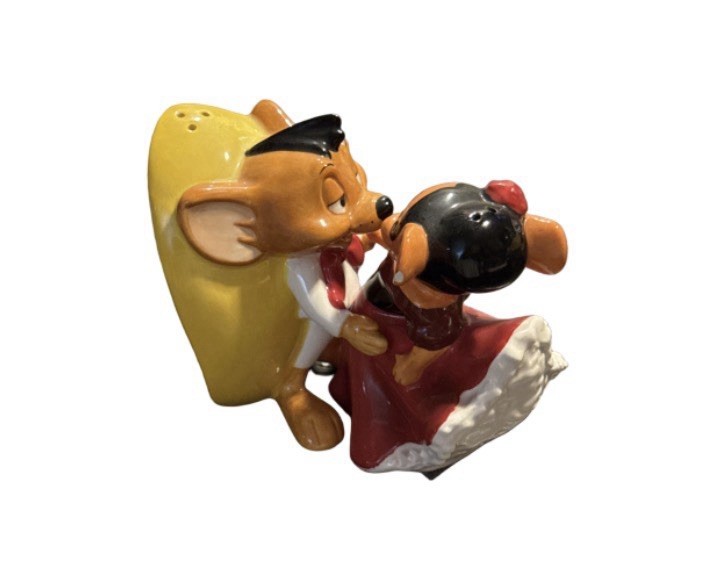 Rare 2000 Warner Brothers  Speedy Gonzales & Carmela Salt & Pepper Shaker Set