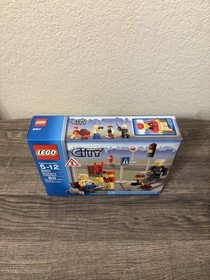 LEGO CITY: City Minifigure Collection (8401)