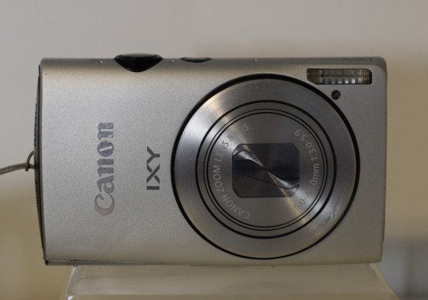 Canon IXY 600F Silver /PowerShot ELPH 310 HS / IXUS 230 HS 12.1MP Digital Camera