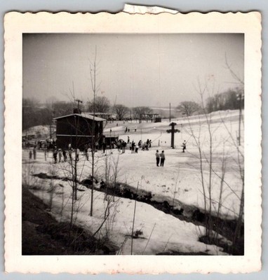 Vtg B&W Snapshot Group Skiing Snowy Winter Resort Lodge Ski Lift Hill 1950s