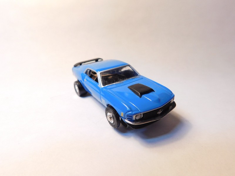 AUTO WORLD ~ FORD MUSTANG BOSS 429 SLOT CAR with Running T-Jet Chassis