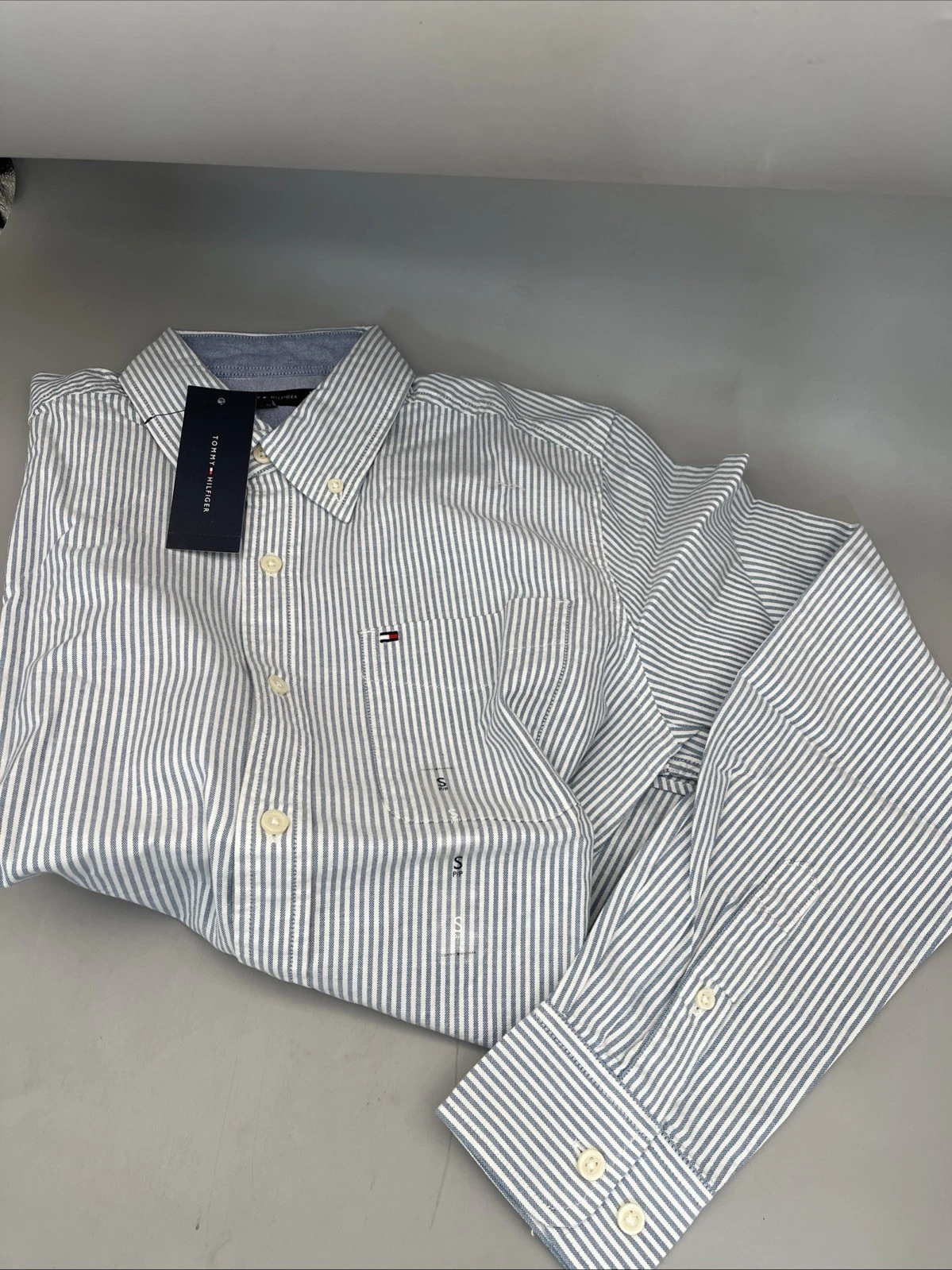 New Tommy Hilfiger Men’s Striped Button Down Cotton Shirt Size Small image 3