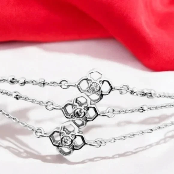 Pulsera Kendra Scott Rue Multi-Hebra, en plata Foto 3 de 4