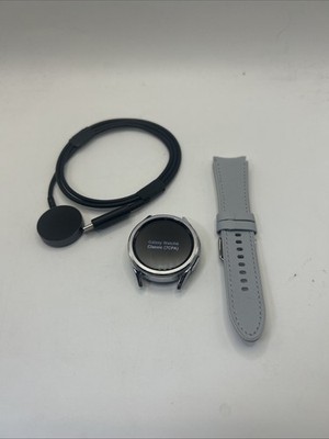 Galaxy Watch6 Classic Smartwatch 43mm Bluetooth - Silver (SM-R950)
