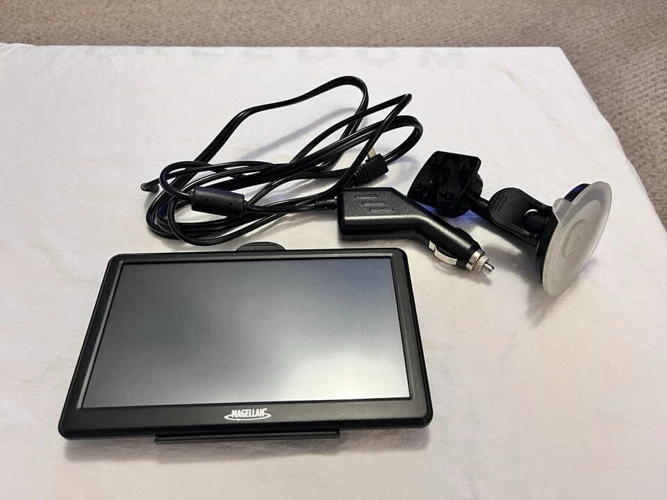 Magellan RoadMate 9612T-LM GPS Navigator – Complete Kit - Image 2 of 4