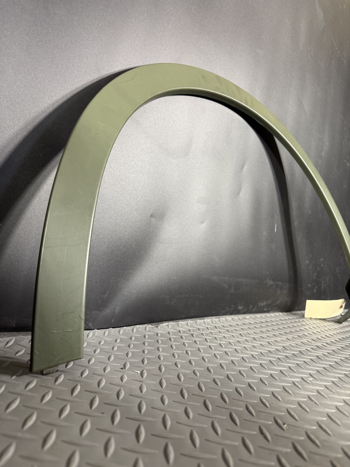 2017 Maserati Levante Rear Right Fender Flare Wheel Arch Trim OEM – Green – Used