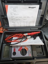 Megger MIT220/MIT200 Insulation and Continuity Tester with Case