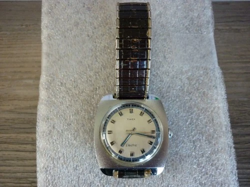 VINTAGE TIMEX ELECTRIC WATCH MENS FOR PARTS REPAIR